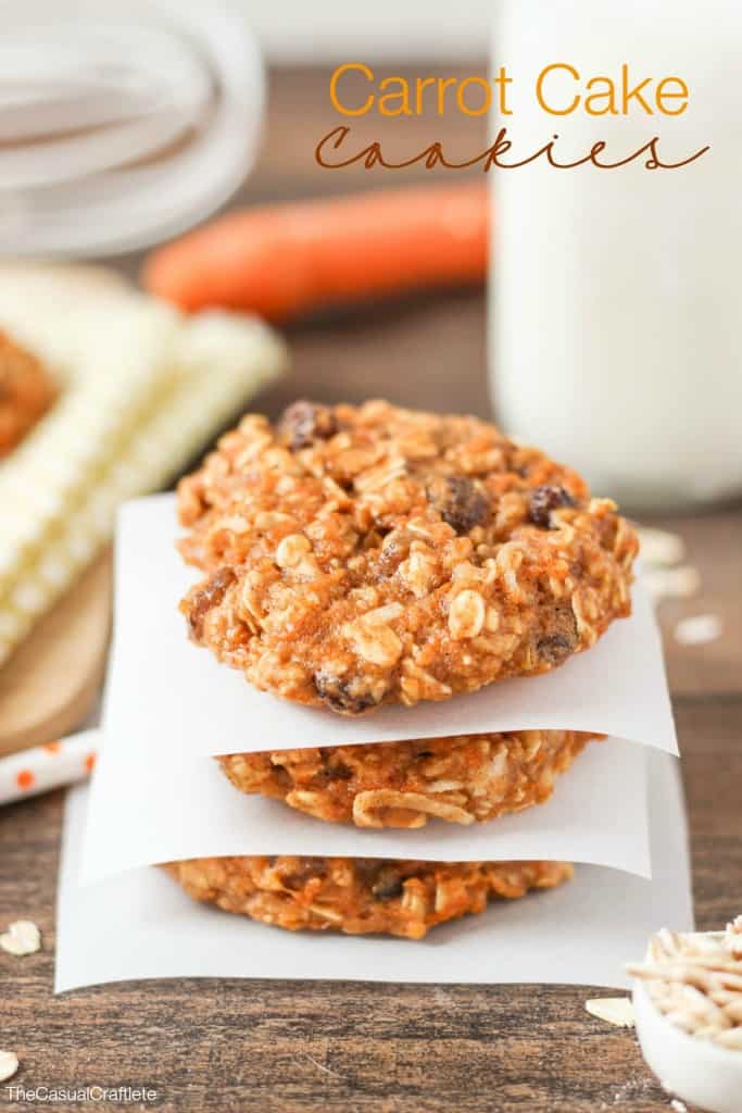 Carrot Cake Cookies - soft and chewy oatmeal cookies that tastes just like a classic carrot cake