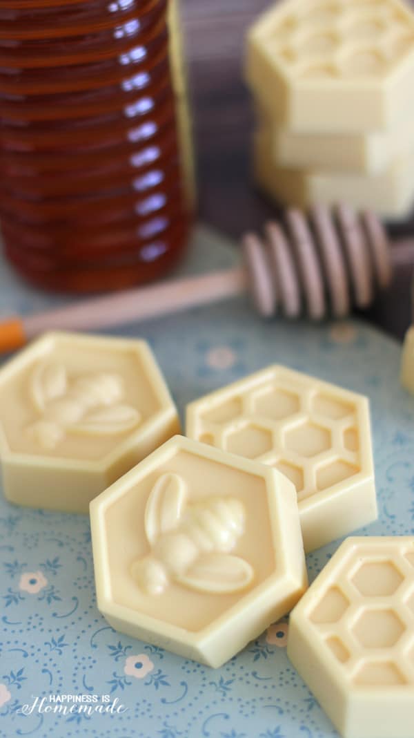 10-Minute-DIY-Milk-and-Honey-Soap