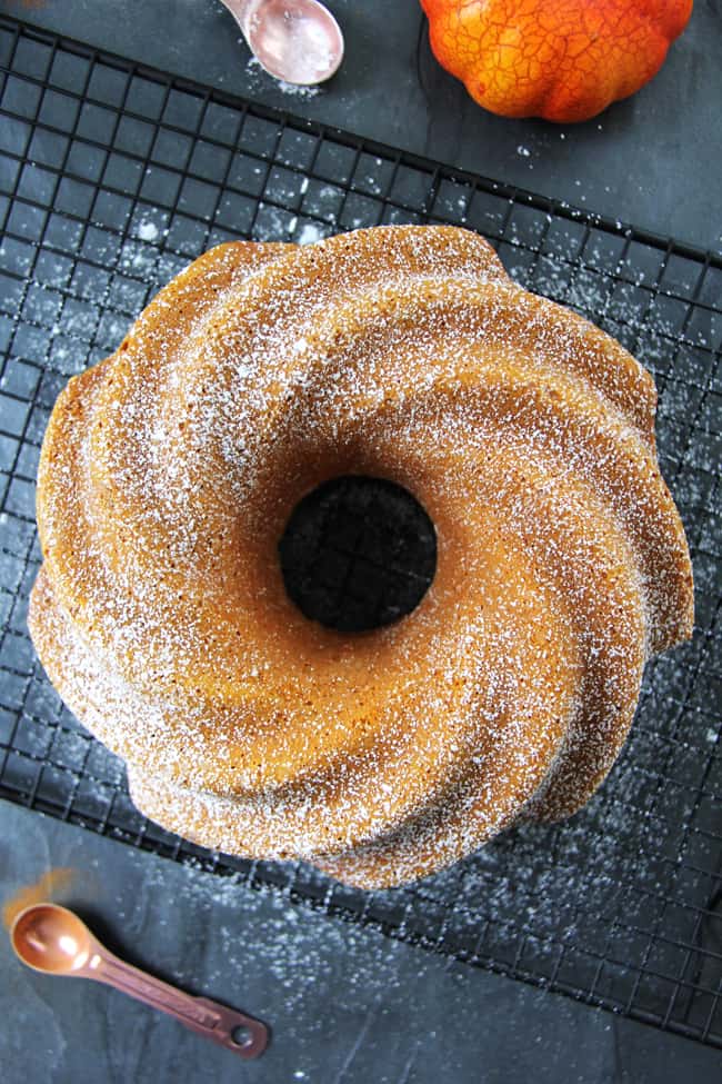 Pumpkin-Bundt-Cake-2A-Pretty-Life