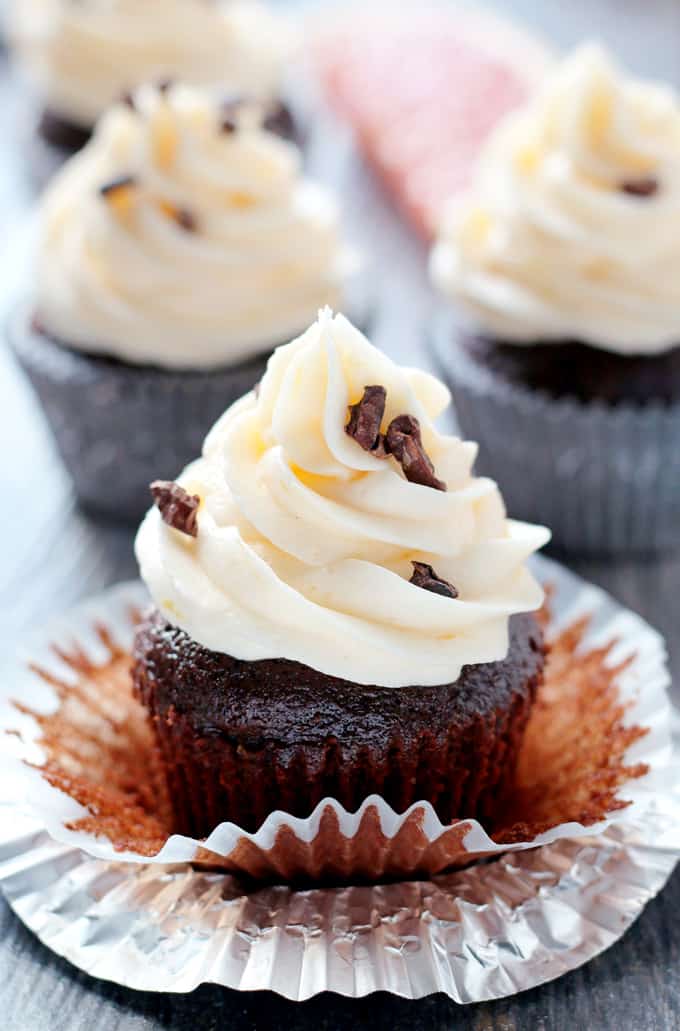 chocolate-cupcakes-grapefruit-buttercream-frosting-grapefruit-curd-4