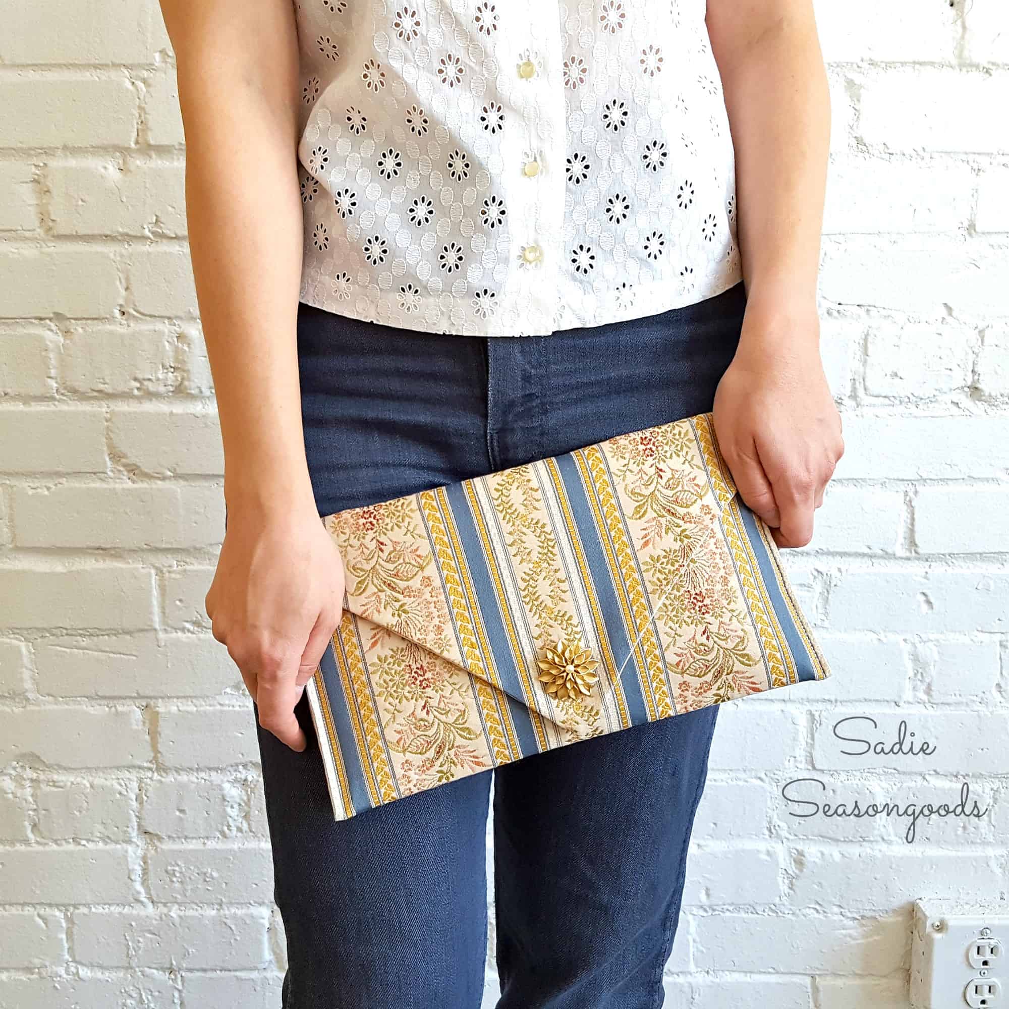 Thrifted_French_jacquard_ribbon_table_runner_repurposed_upcyced_as_clutch_purse_Sadie_Seasongoods