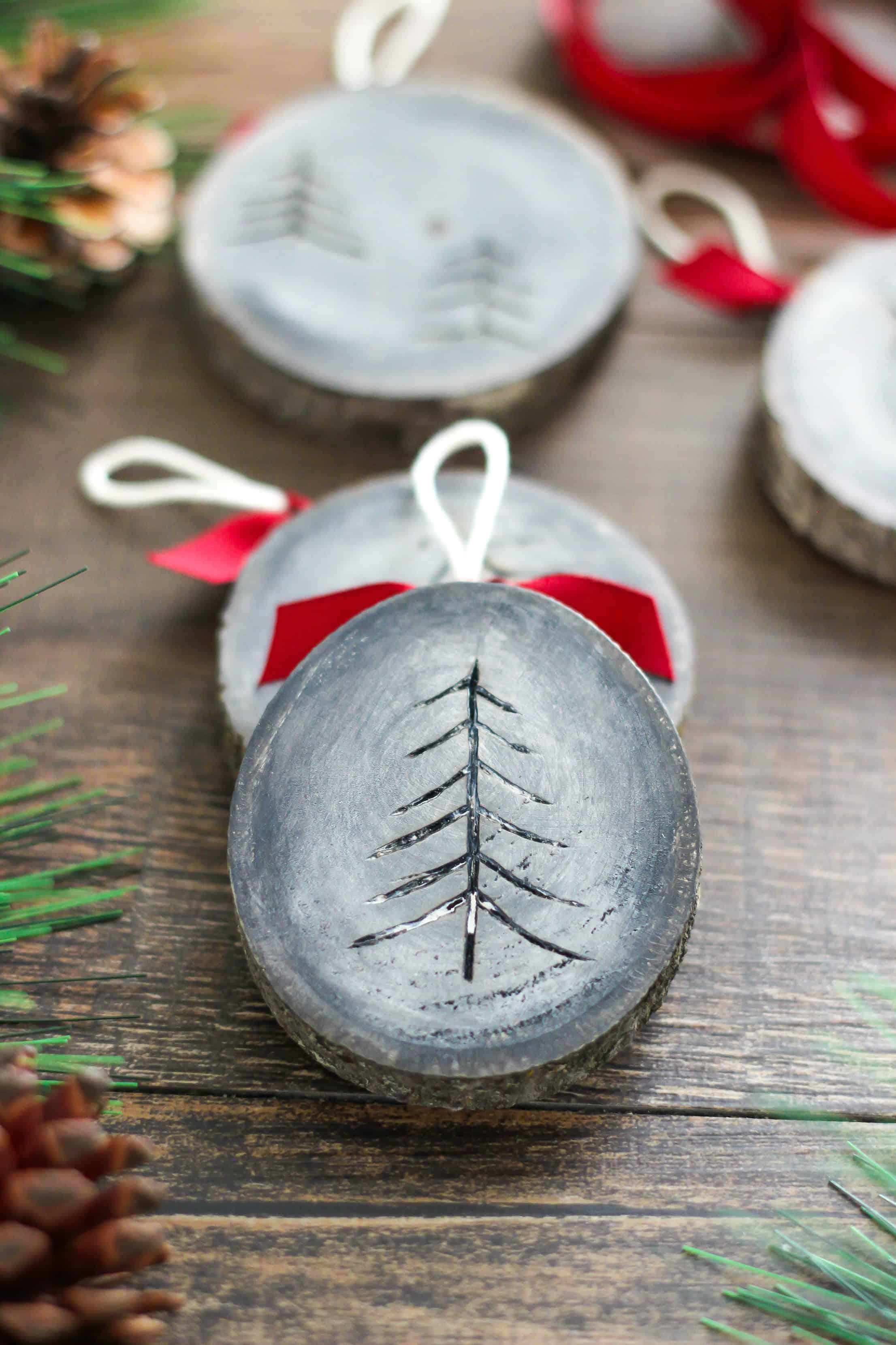 DIY Rustic Wood Holiday Crafts