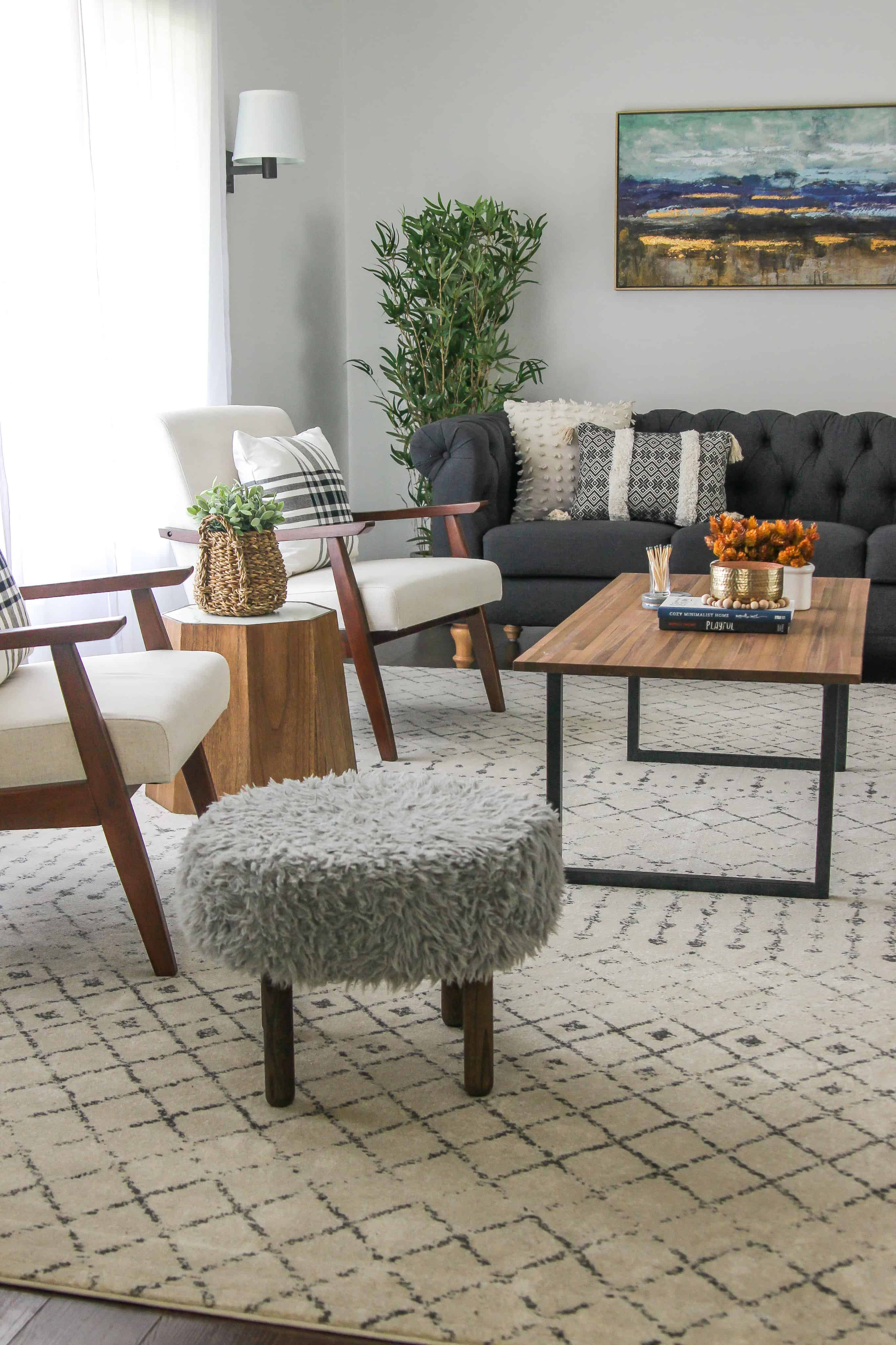 How To Create A Living Room That You and Your Guests Will Love. Simple ideas to end up with a living room that you and your guests will love. #livingroom #homedecor #interiordesign #modern #traditional #livingroomdecor #oneroomchallenge