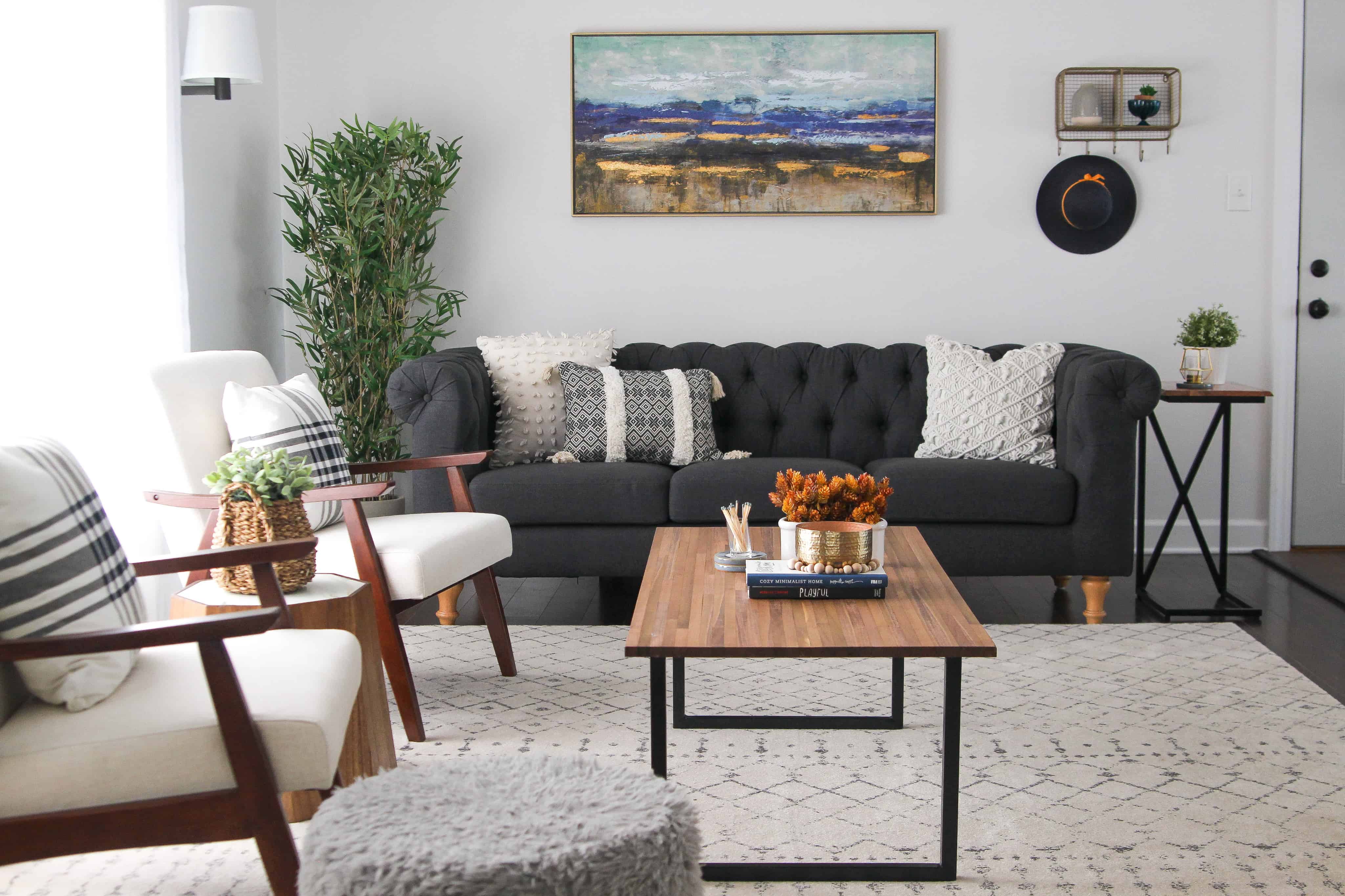 How To Create A Living Room That You and Your Guests Will Love. Simple ideas to end up with a living room that you and your guests will love. #livingroom #homedecor #interiordesign #modern #traditional #livingroomdecor #oneroomchallenge