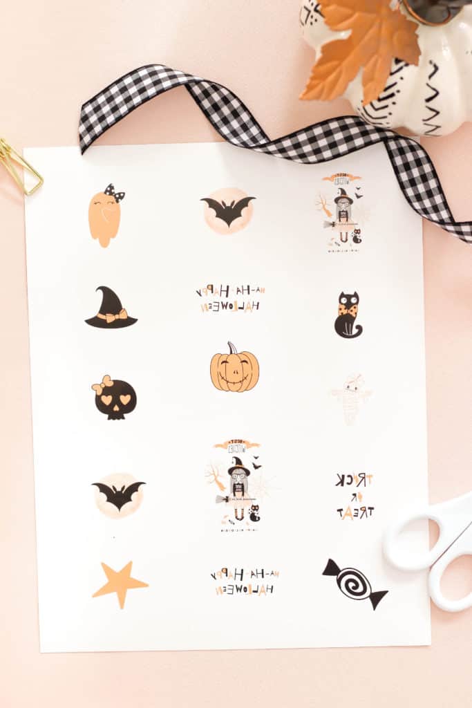 Looking for a cute, non-candy Halloween treat for your child to take to school? Learn how to make your own cute printable Halloween tattoos. #halloween #temporarytattoos #halloweentattoos #howtomaketemporarytattoos #tattoopaper