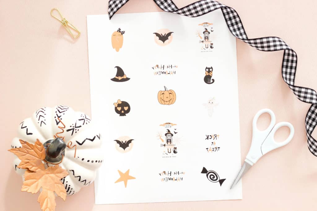 Looking for a cute, non-candy Halloween treat for your child to take to school? Learn how to make your own cute printable Halloween tattoos. #halloween #temporarytattoos #halloweentattoos #howtomaketemporarytattoos #tattoopaper